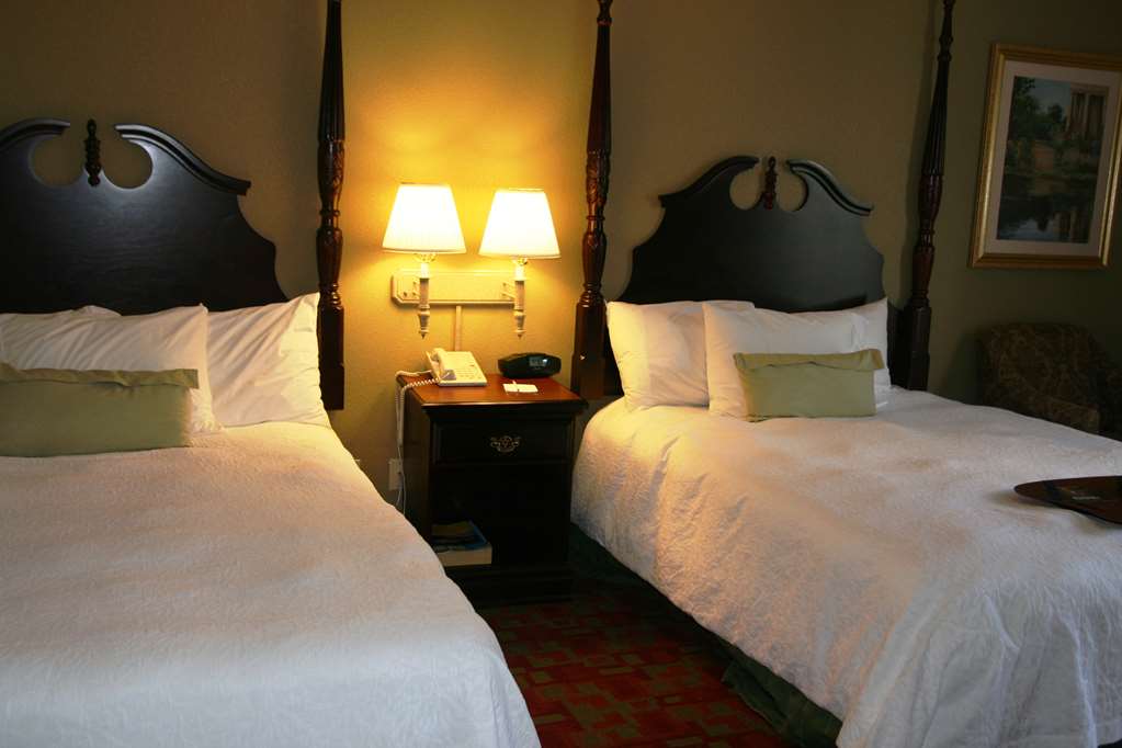 Hampton Inn Canton Image