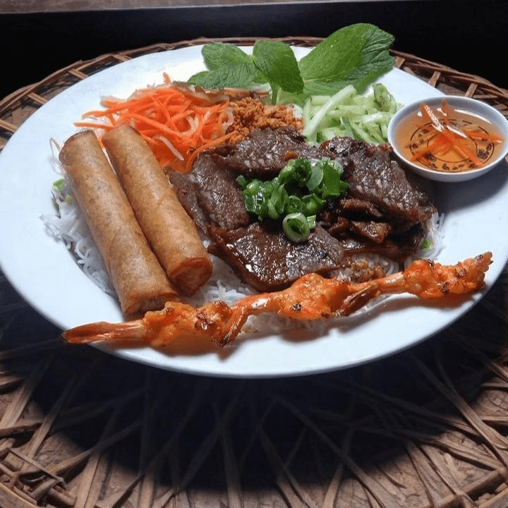 Charbroiled Meat, Shrimp, Eggrolls Vermicelli