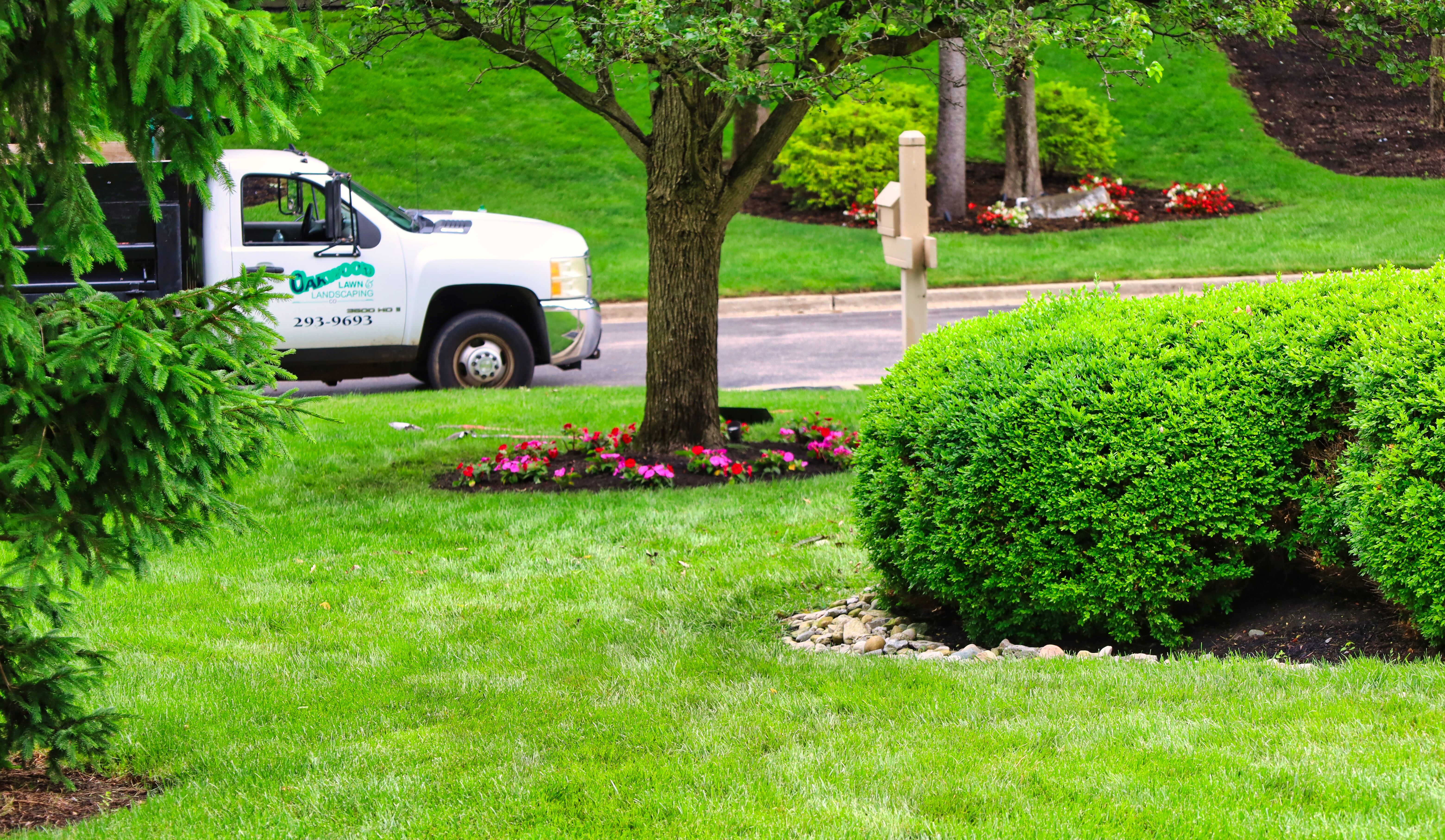 Oakwood Lawn & Landscaping Image