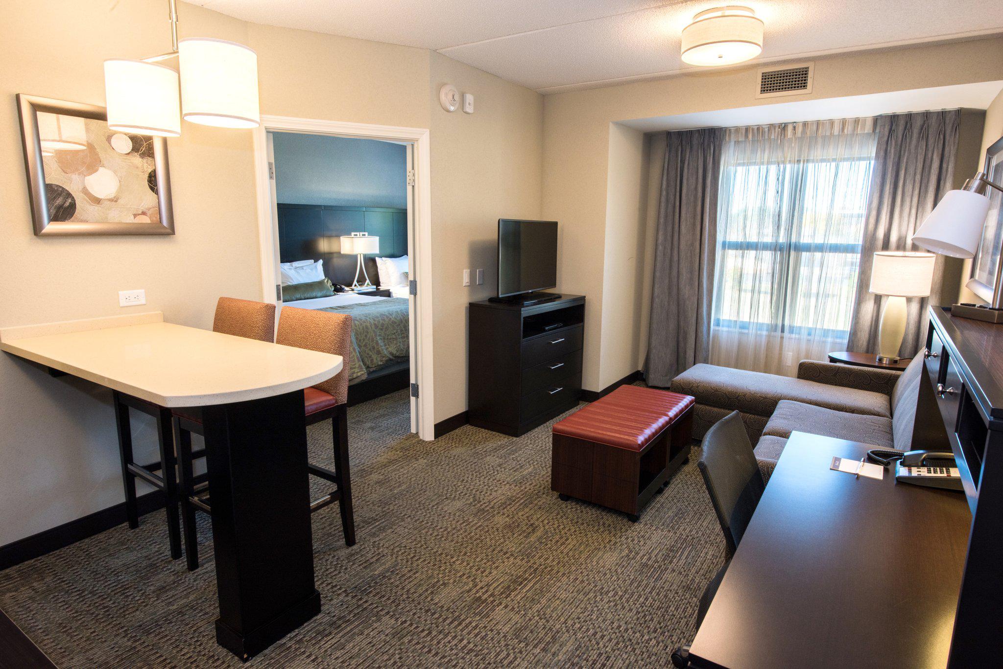 Staybridge Suites Albany Wolf Rd-Colonie Center Photo
