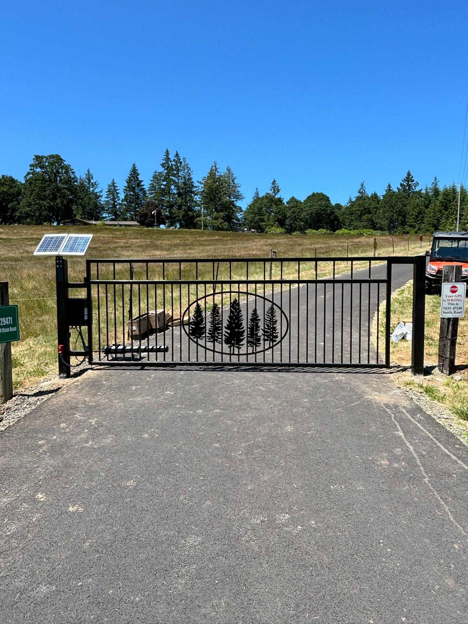 PNW Gate and Fence Image