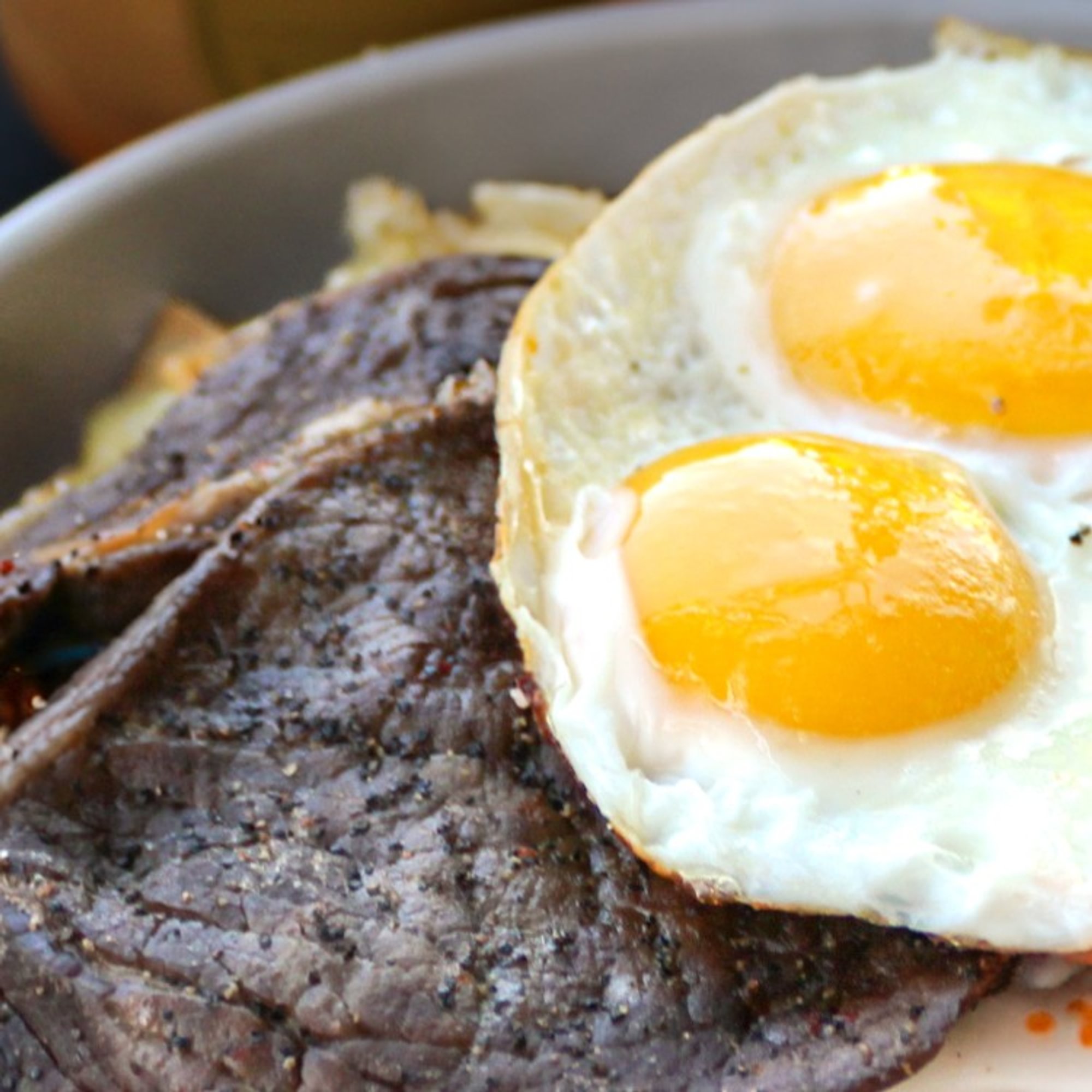 Bistek & Eggs