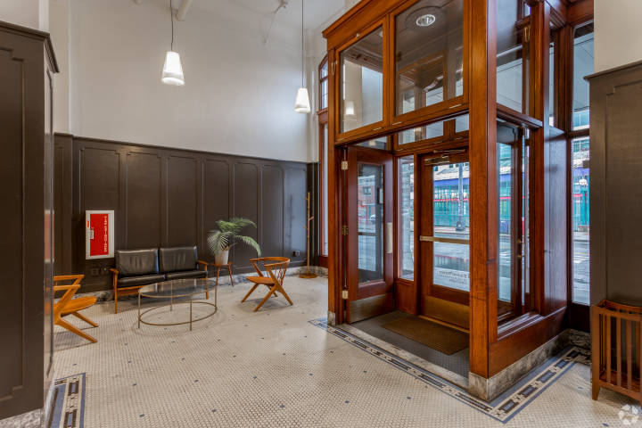 Publix Apartments Image