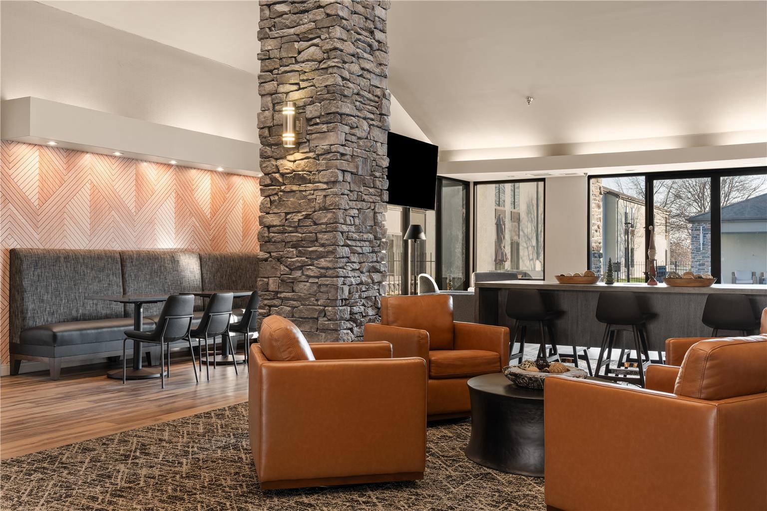 Best Western Courtview Hotel Image