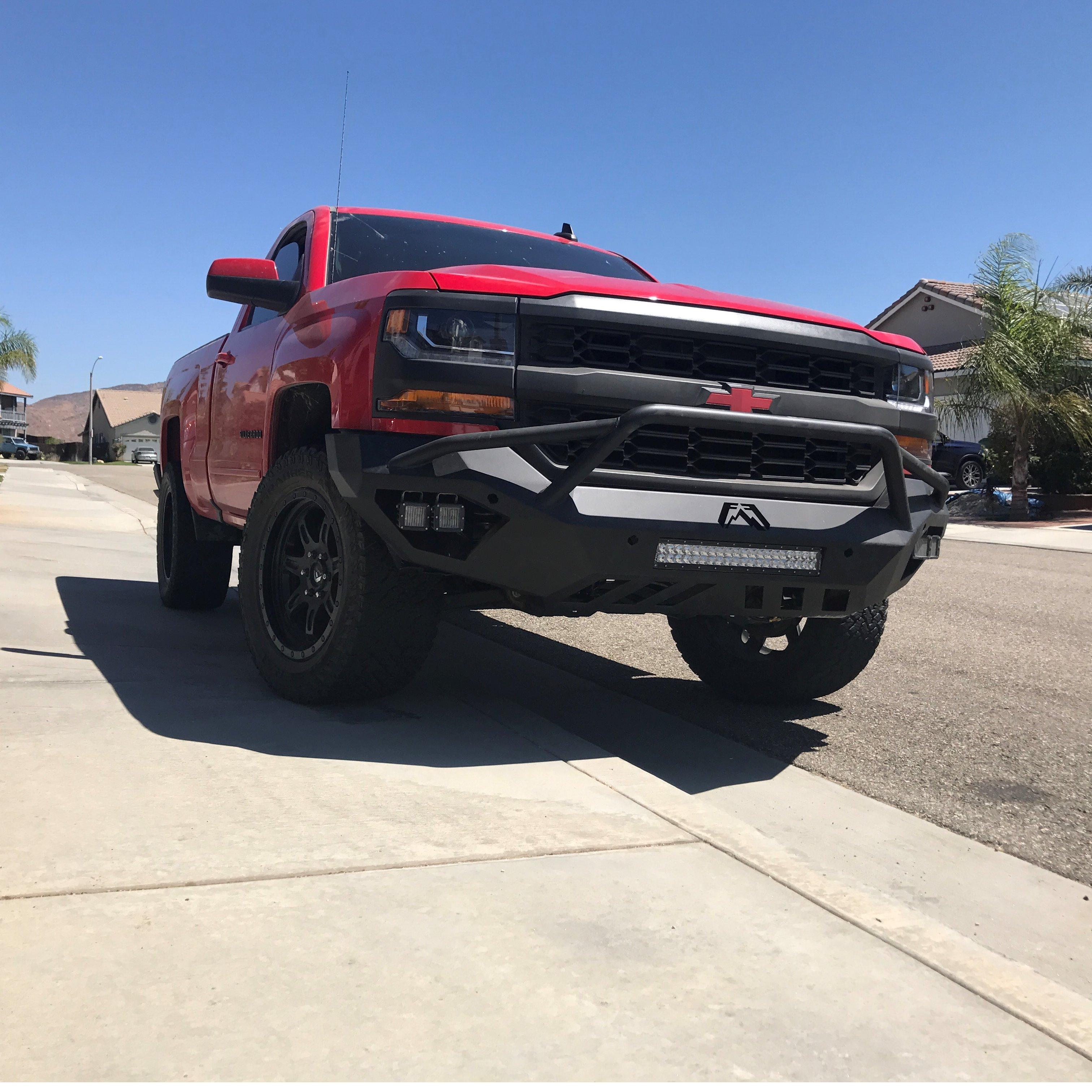 Pacheco's Tires Logo