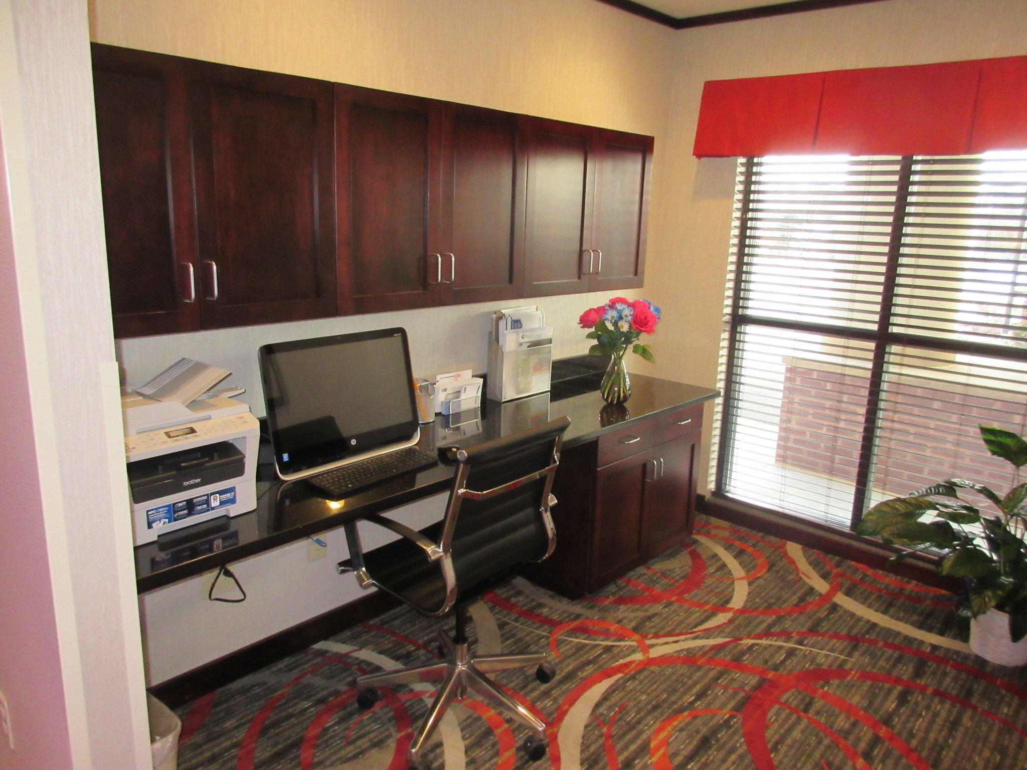 Holiday Inn Express & Suites Butler Photo