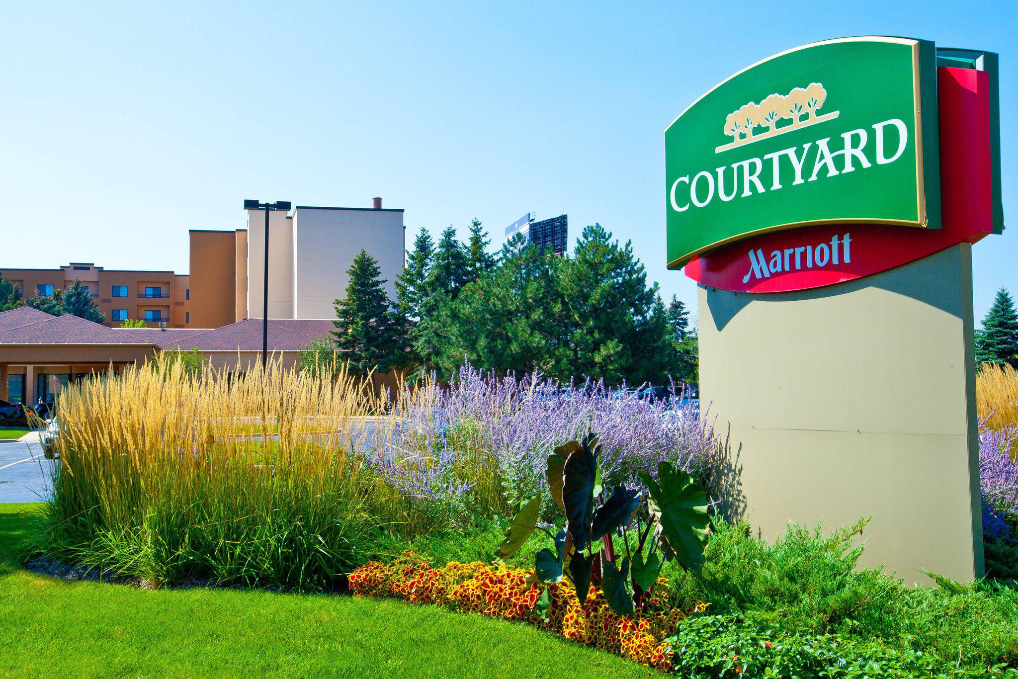 Courtyard by Marriott Chicago O'Hare Photo