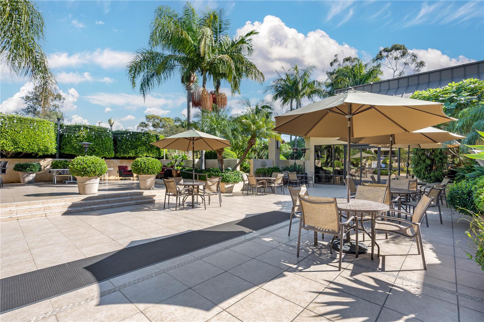 Best Western Plus South Coast Inn Image