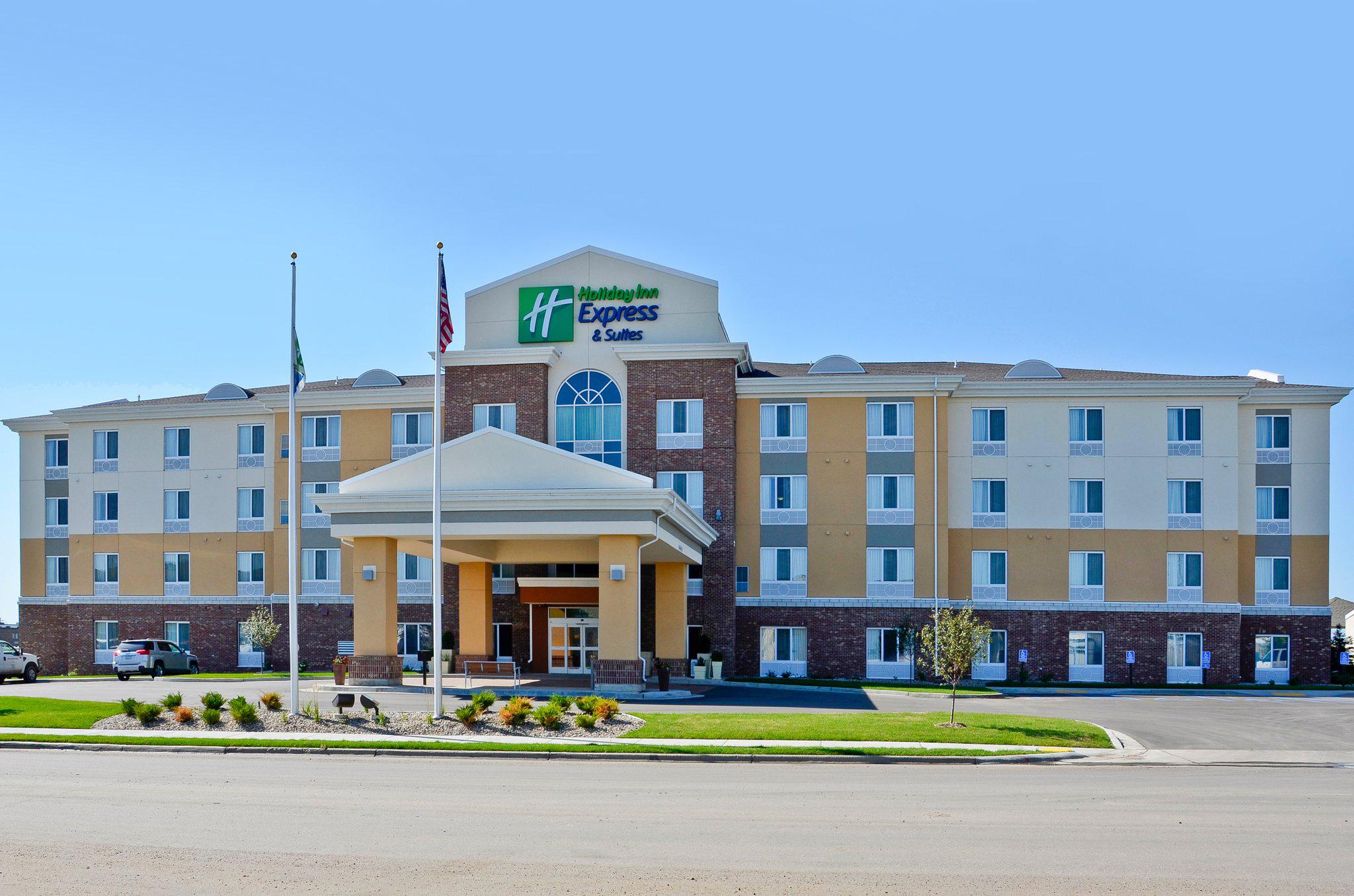 Holiday Inn Express & Suites Williston Photo