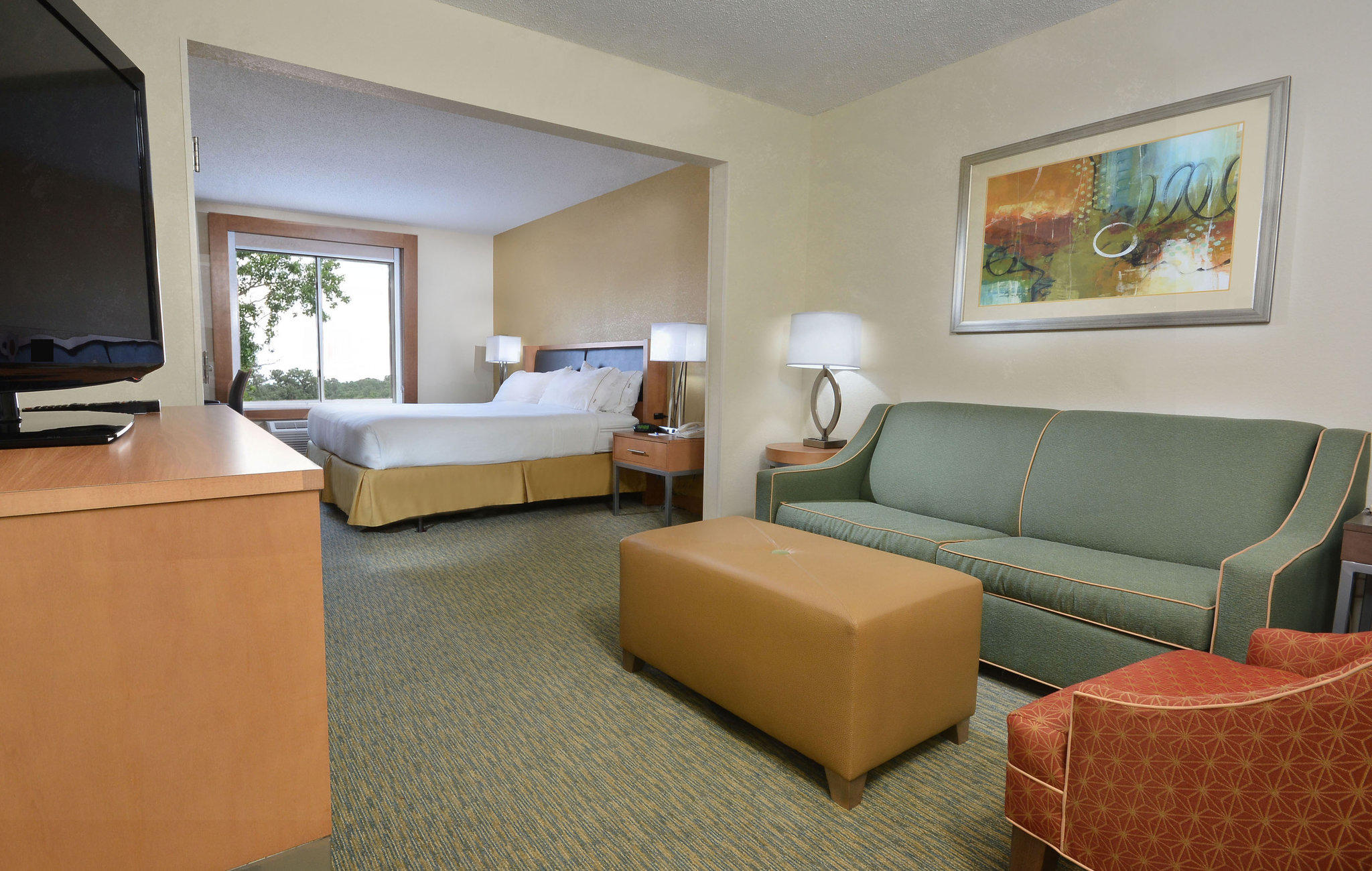 Holiday Inn Express & Suites High Point South Photo