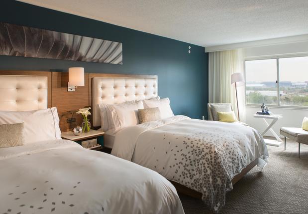 Images Renaissance Meadowlands Hotel