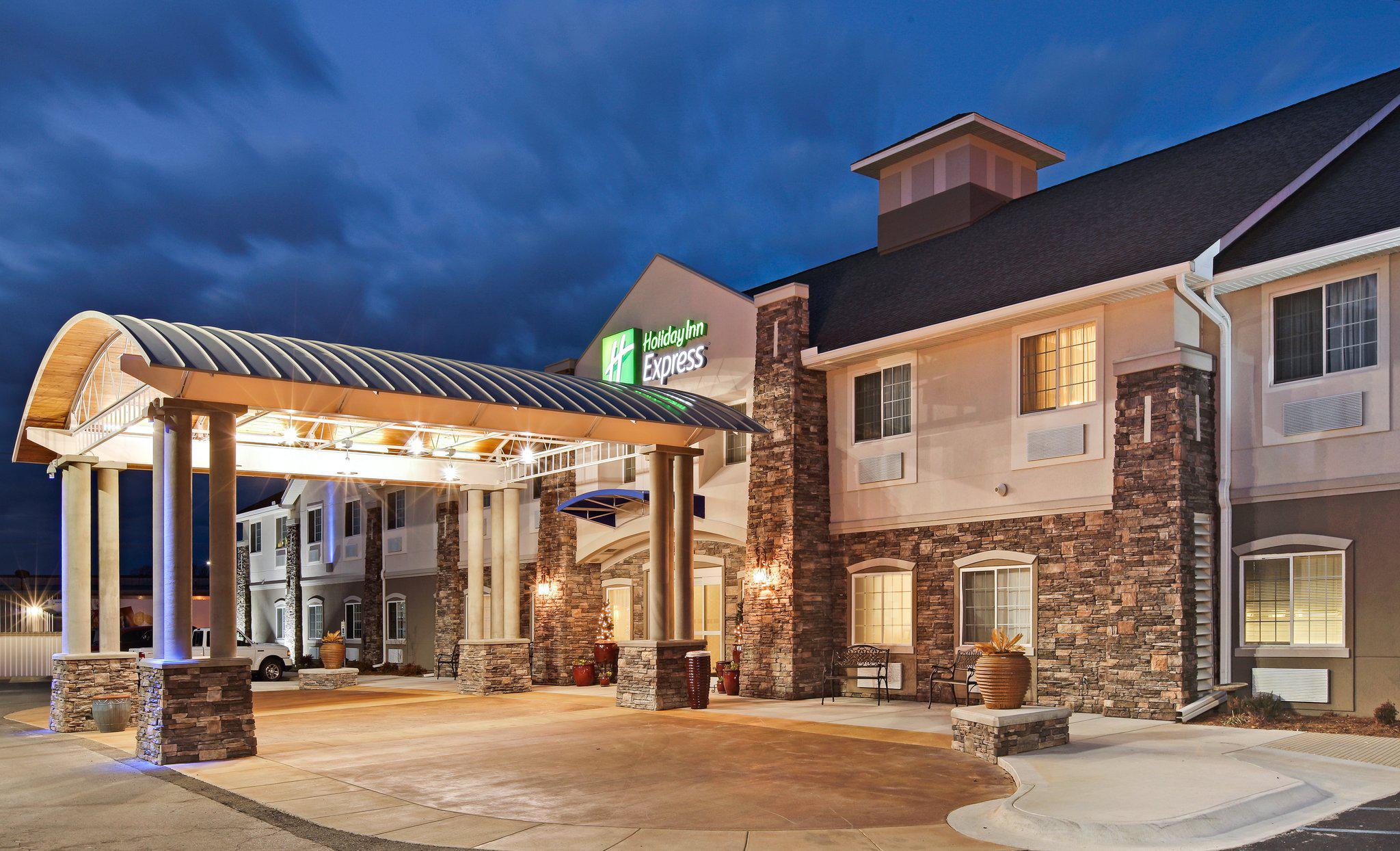 Holiday Inn Express Monticello Photo