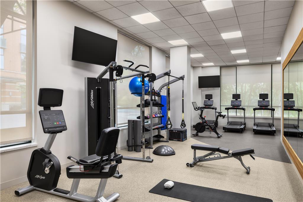 Hilton Garden Inn Arlington Shirlington Image