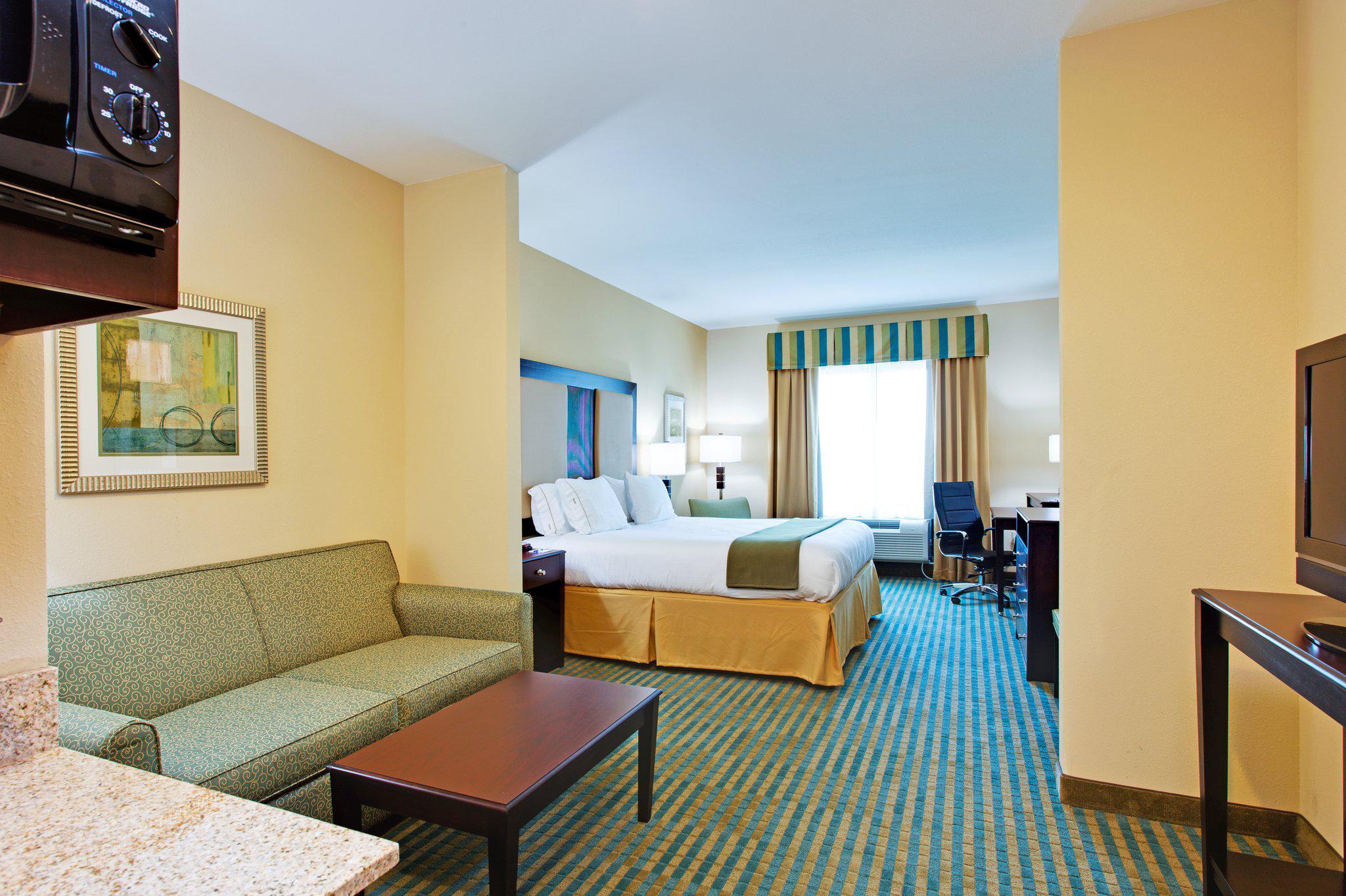 Holiday Inn Express & Suites Gulf Shores Photo