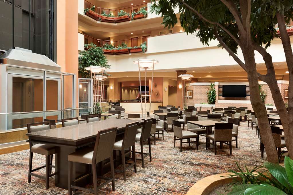 Embassy Suites by Hilton Omaha La Vista Hotel & Conference Center Image