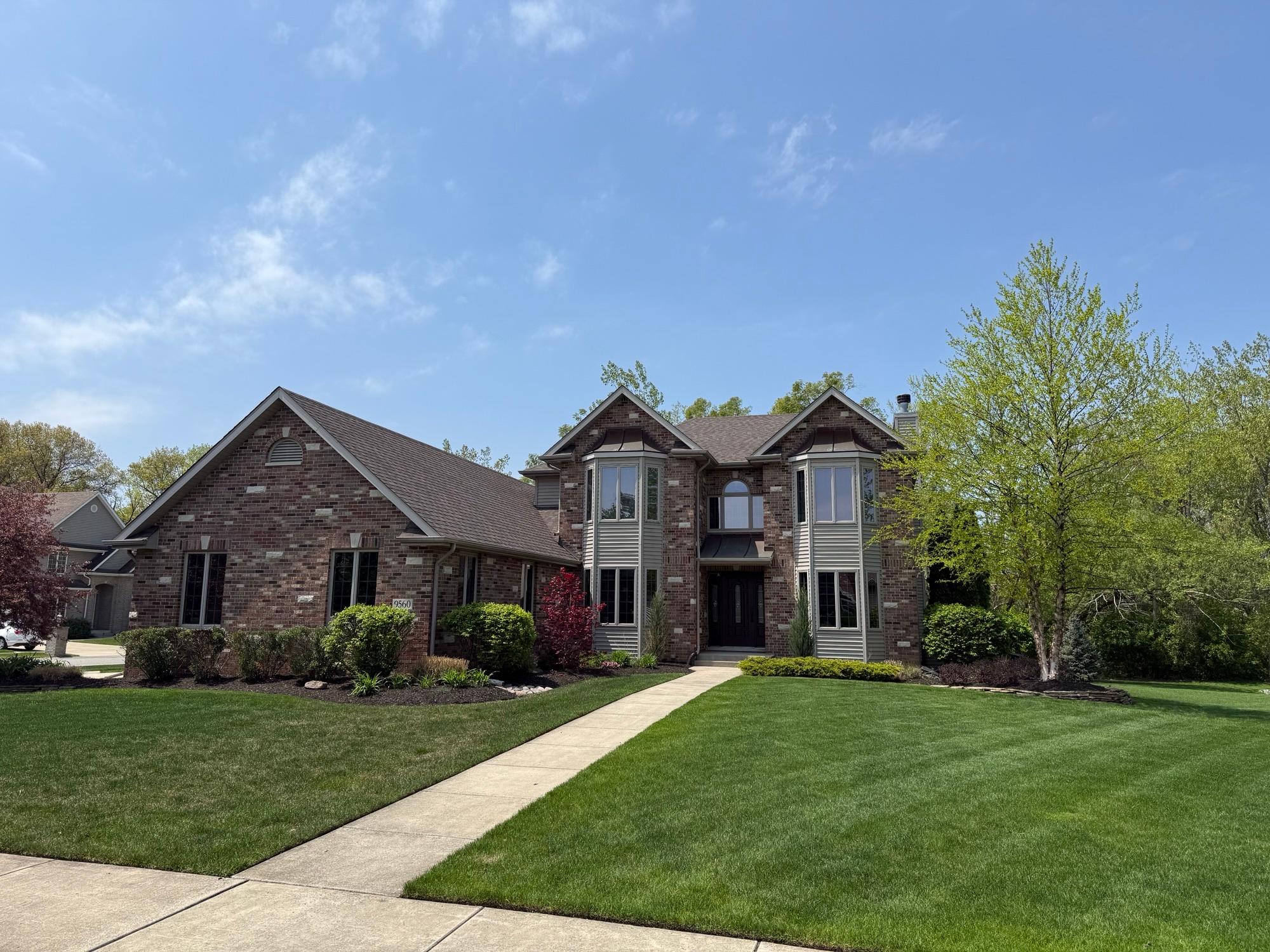 Eenigenburg Roofing Image