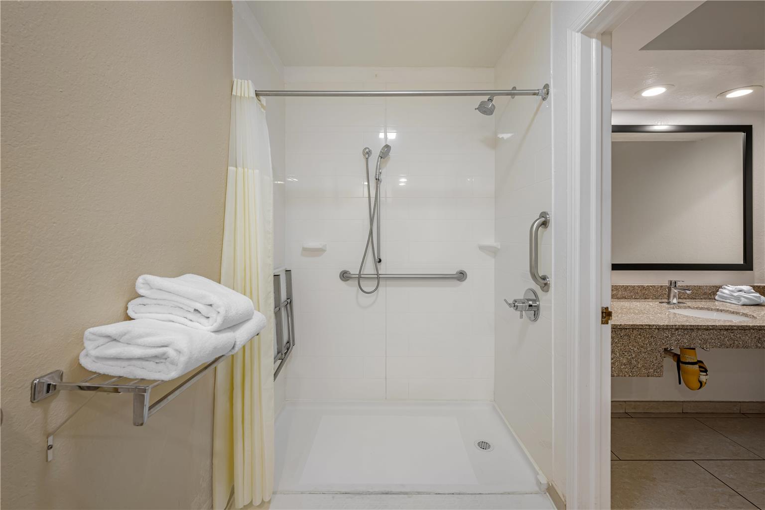 Best Western Santa Rosa Inn Image