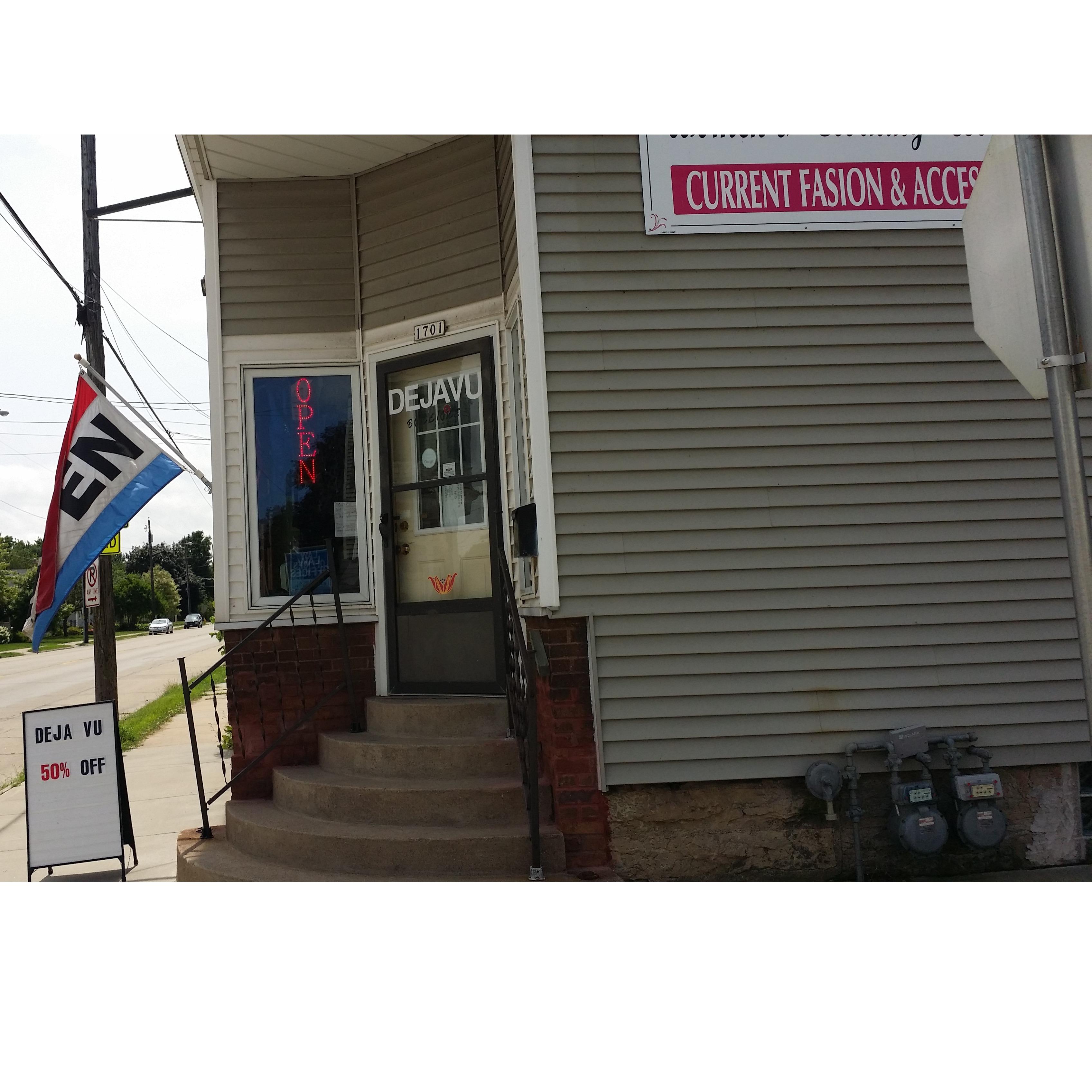 Deja Vu Consignment Boutique Logo