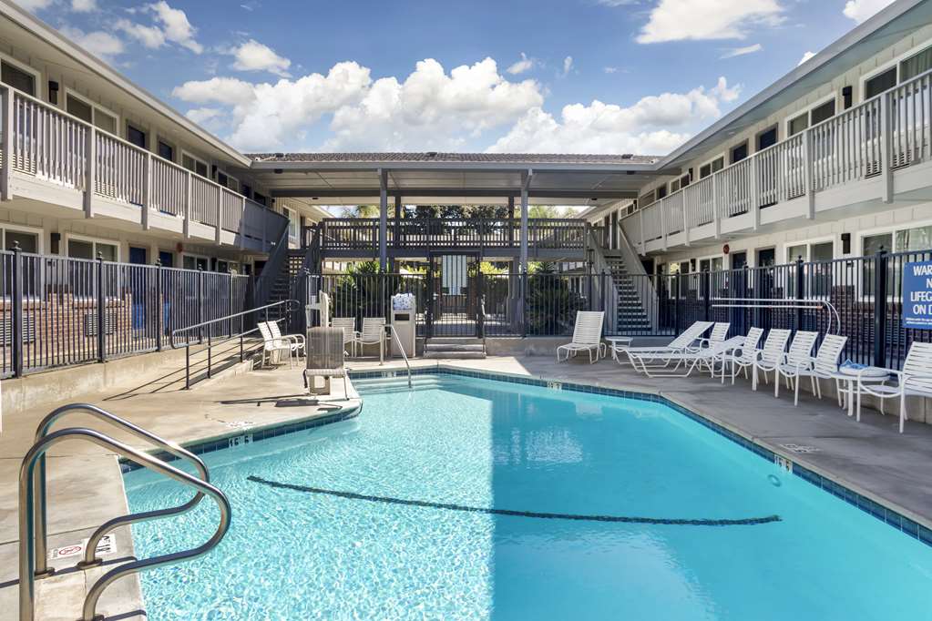 Best Western Shadow Inn Image