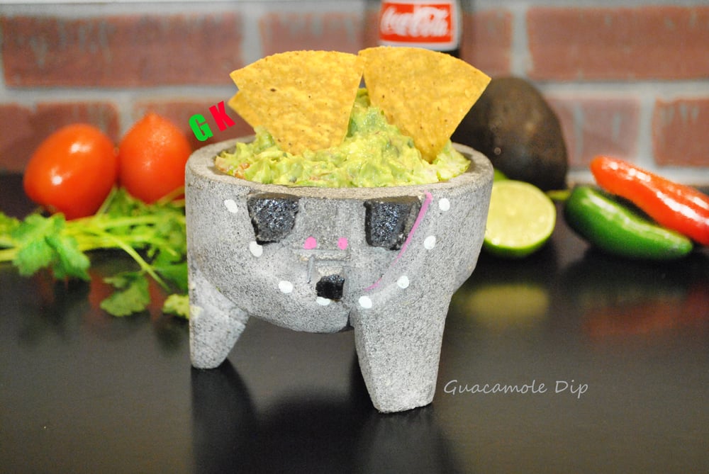Guac N Chips (Guacamole and chips)