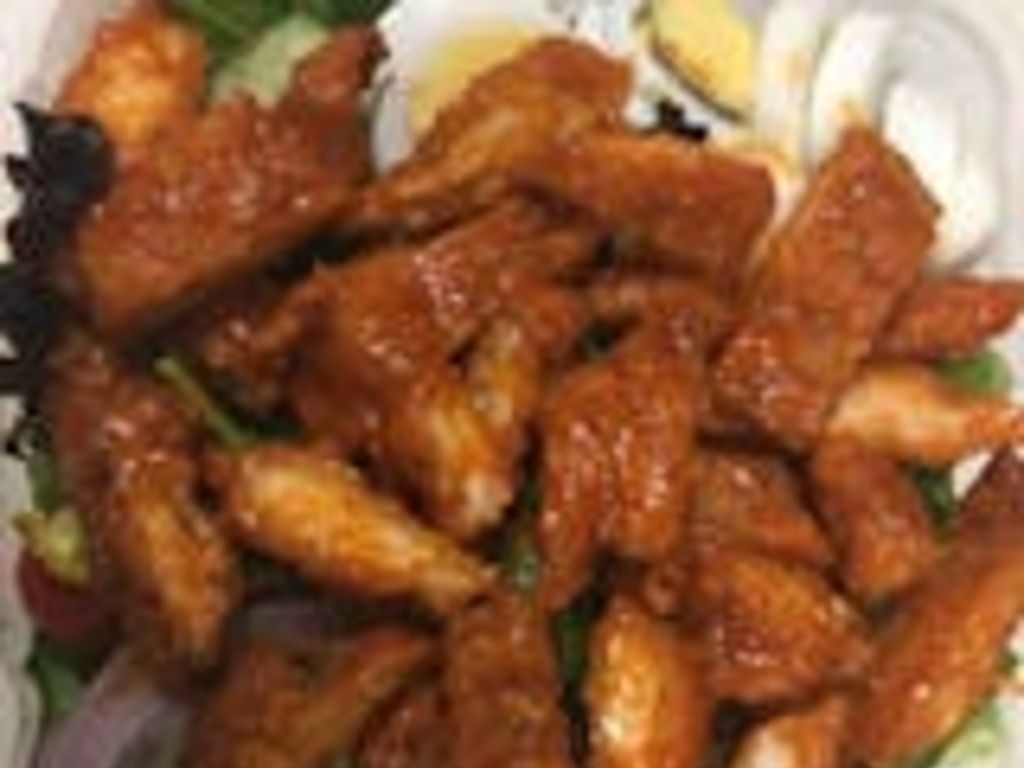 Buffalo Tender Salad