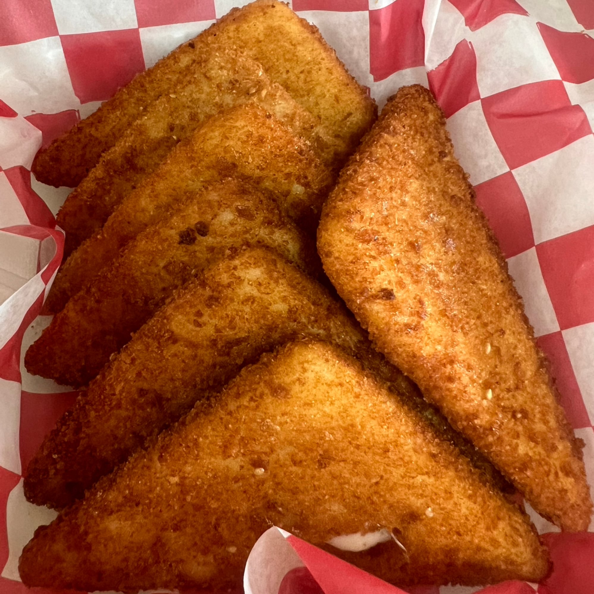 Fried Mozzarella Sticks with Marinara Sauce