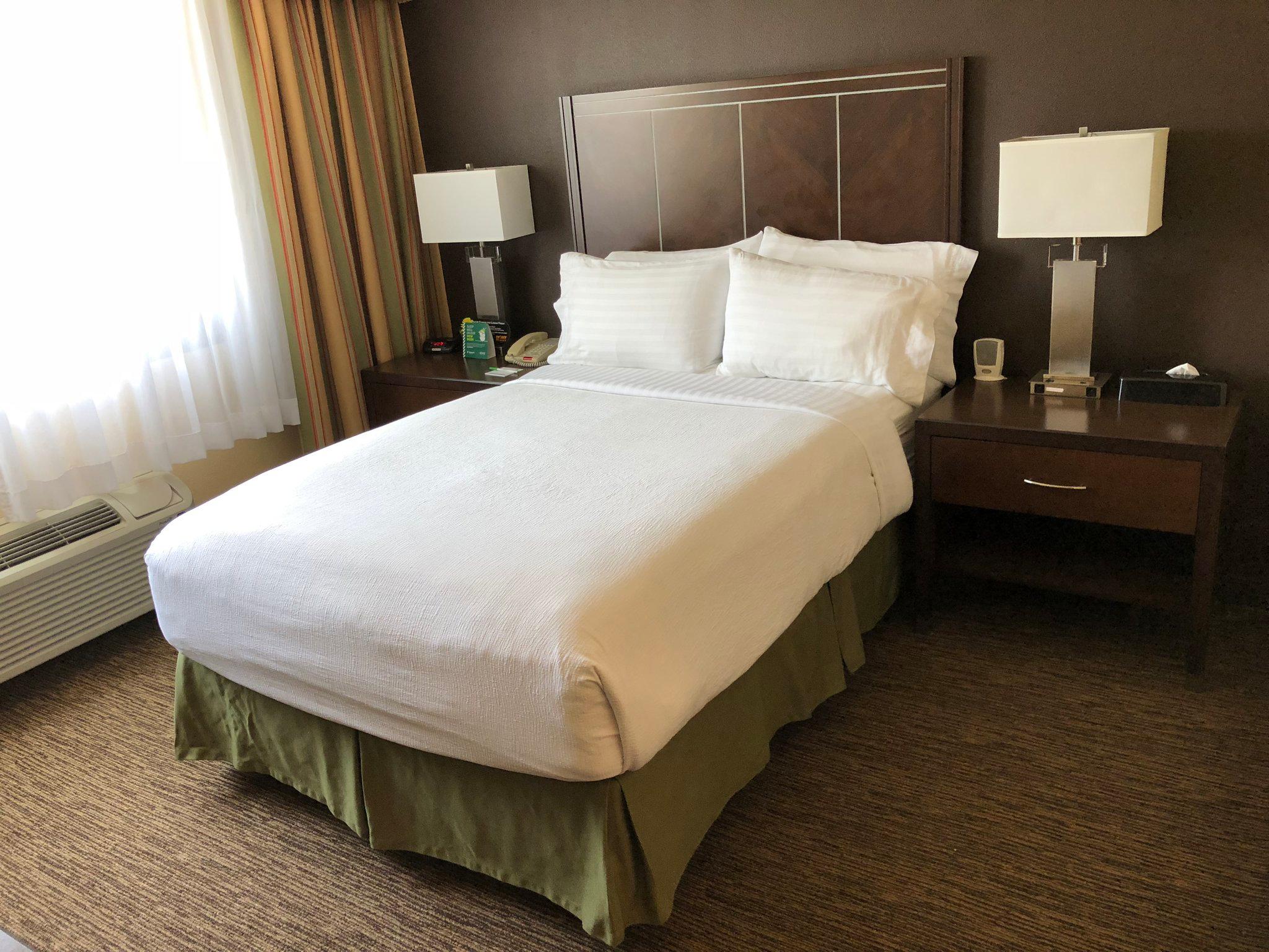 Holiday Inn & Suites Anaheim (1 Blk/Disneyland®) Photo