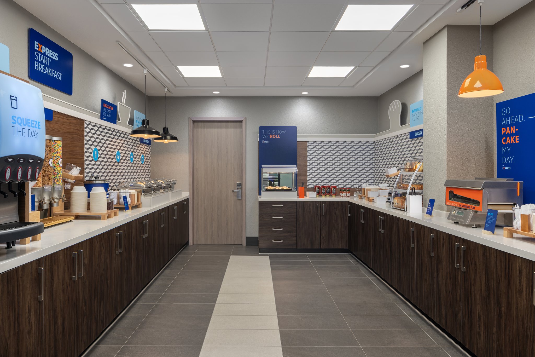 Holiday Inn Express & Suites Phoenix - Midtown by IHG Image