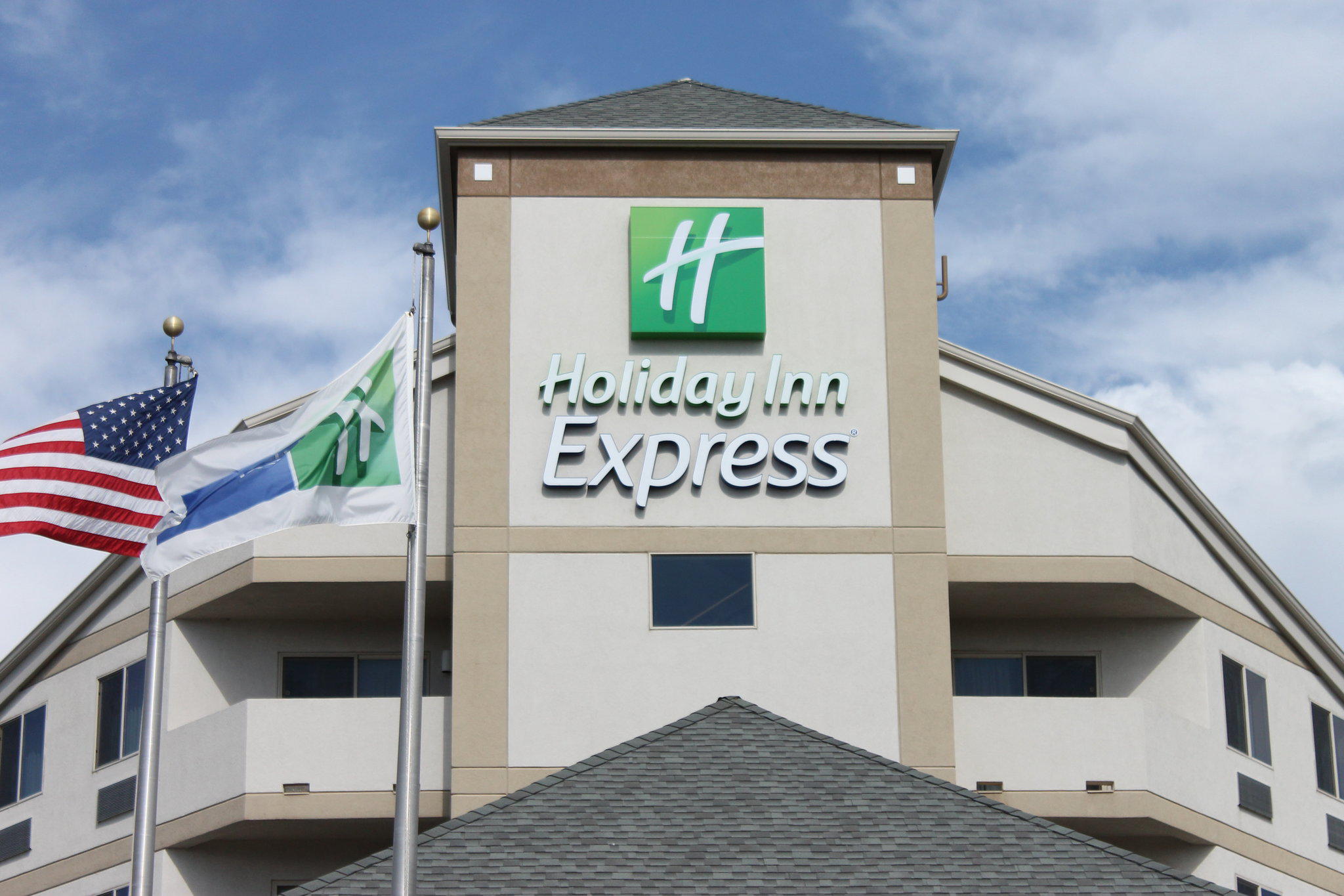 Holiday Inn Express & Suites Colorado Springs Airport Photo