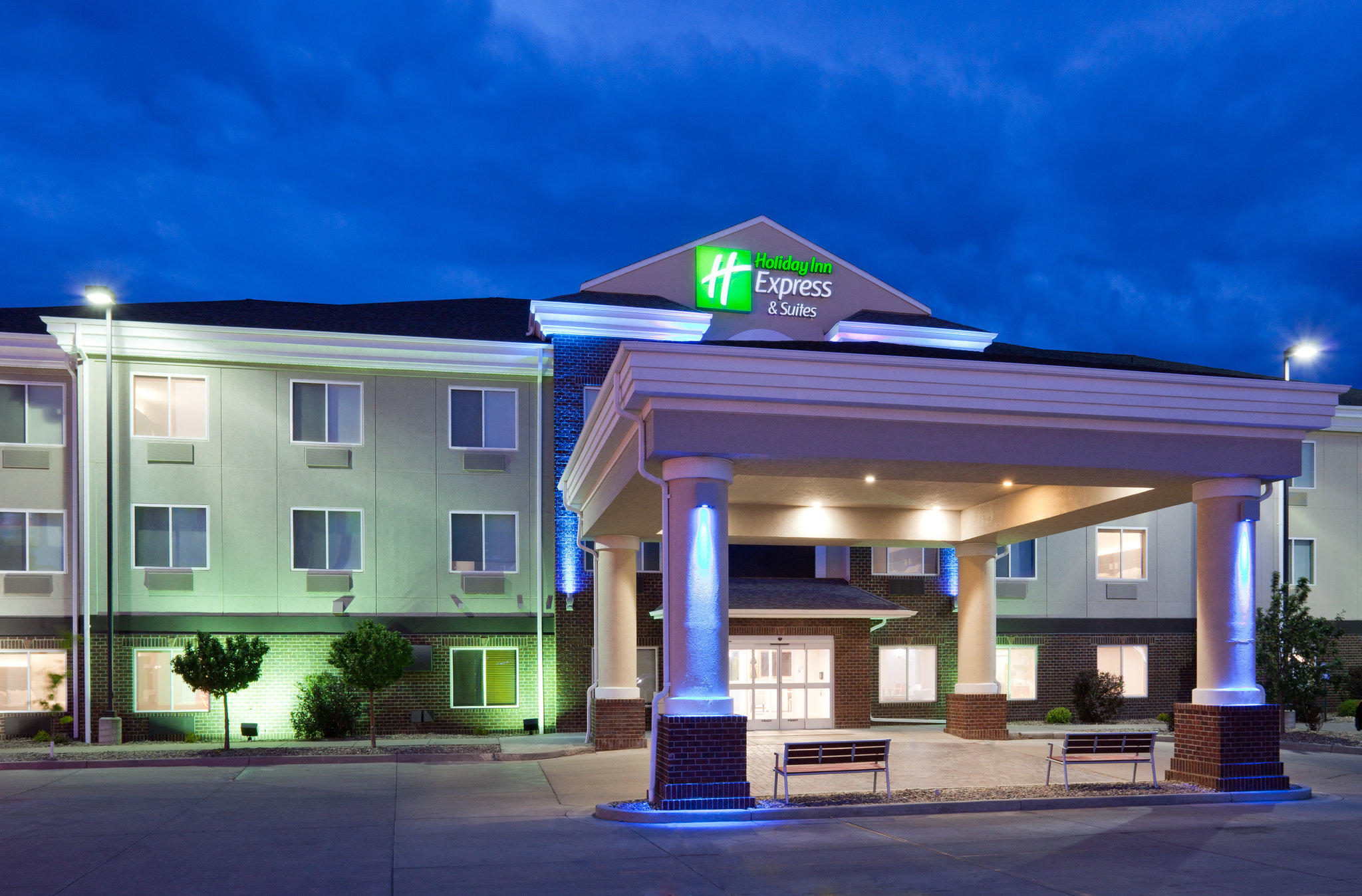 Holiday Inn Express & Suites Dickinson Photo