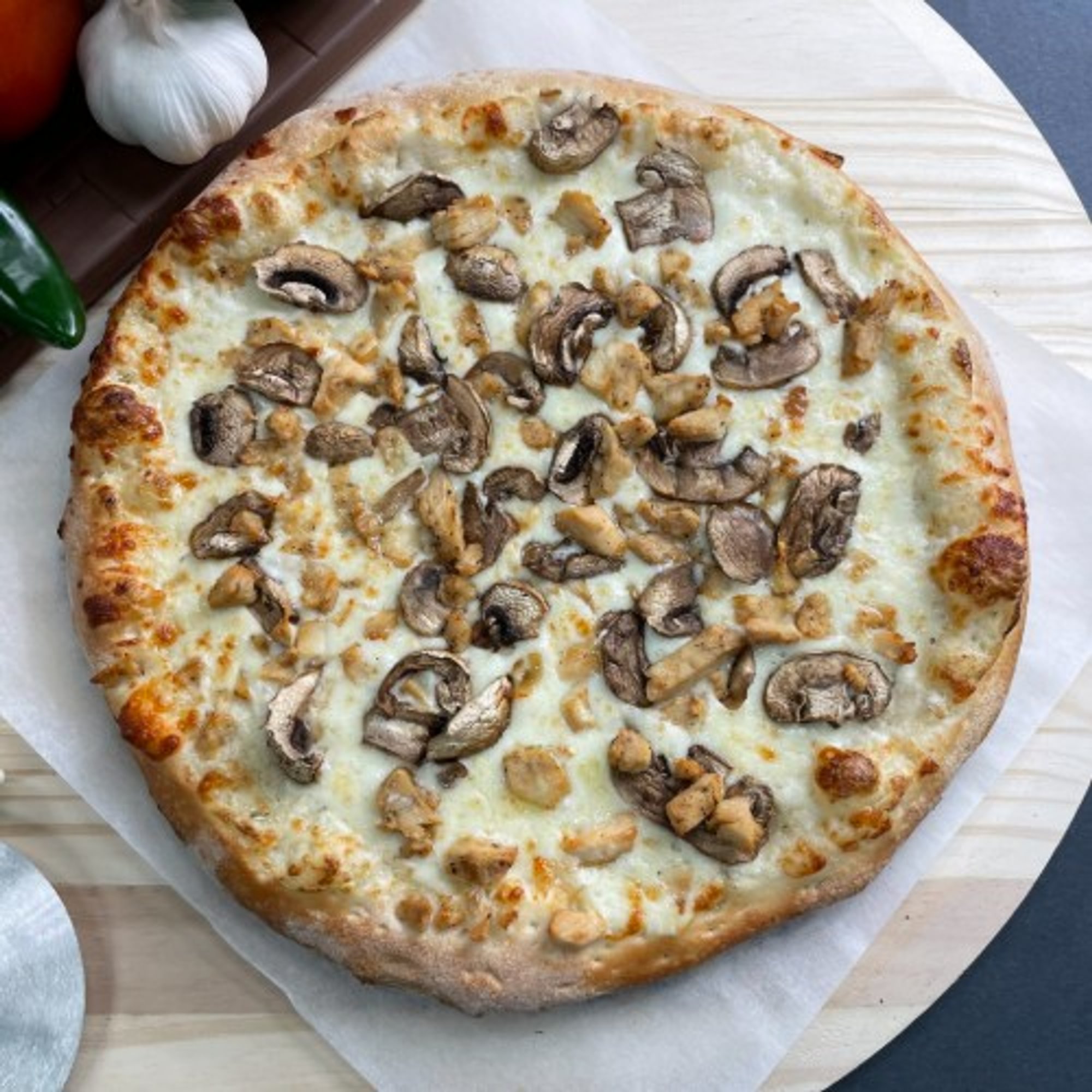 Chicken Alfredo Pizza