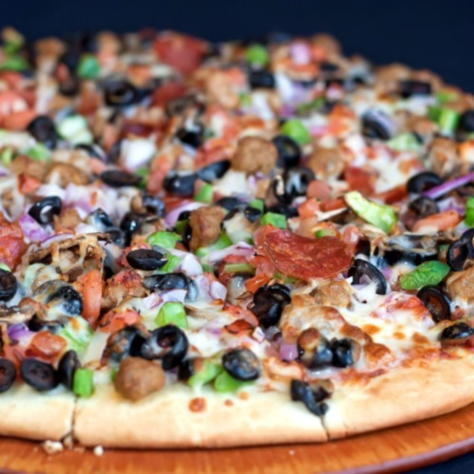 Deluxe Pizza (16")