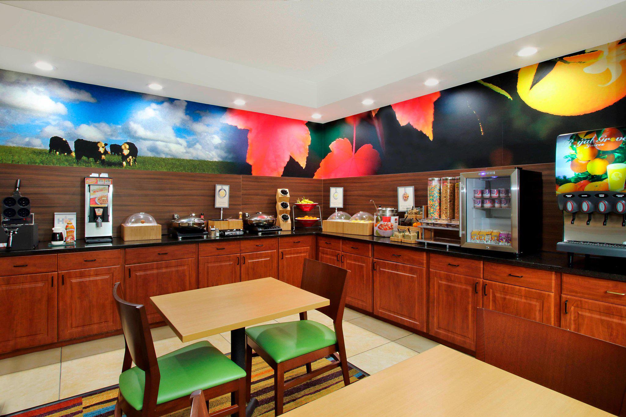 Fairfield Inn & Suites by Marriott Colorado Springs South Photo