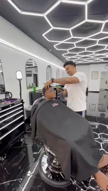 Gracias Papa Barber Shop Sunrise