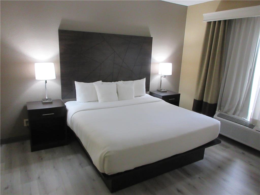 Best Western Kenner Image