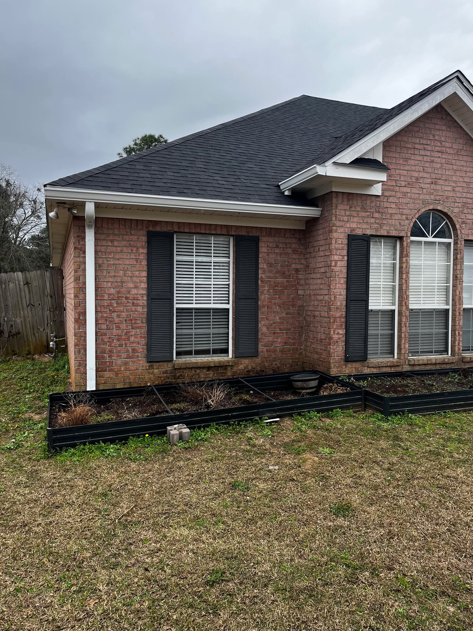 Southern Gutters LLC Image