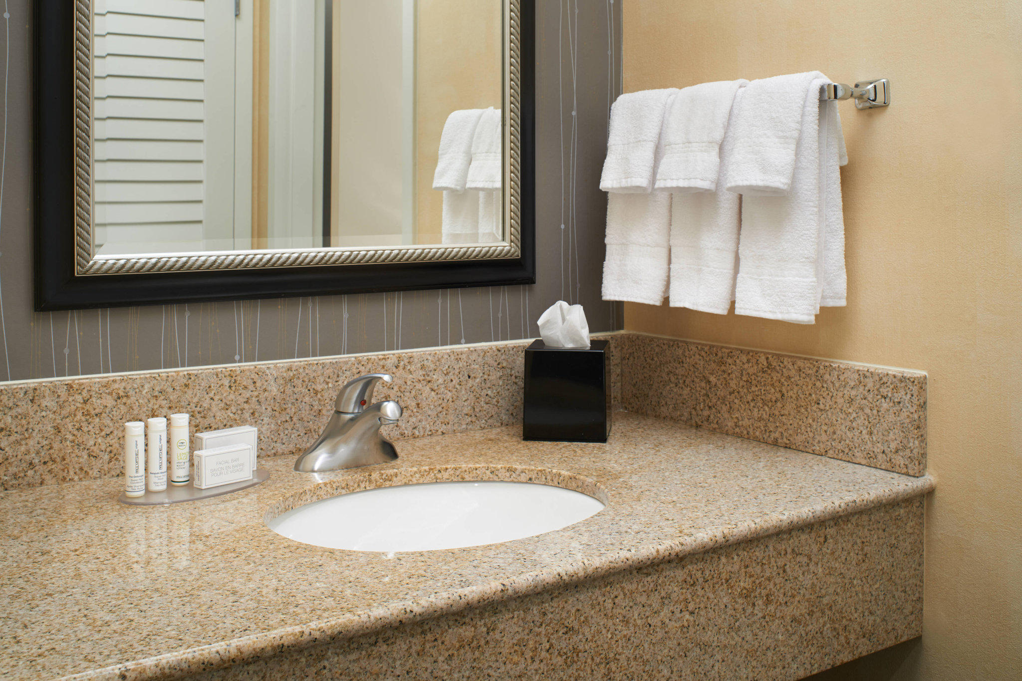 Courtyard by Marriott Rockford Photo