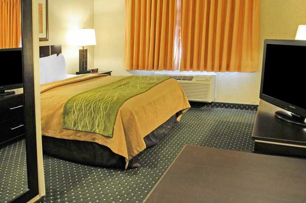 Images Comfort Inn & Suites Alameda at Albuquerque Balloon Fiesta Park