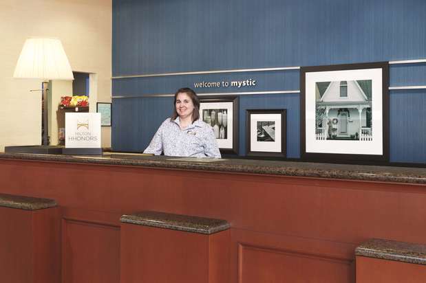 Images Hampton Inn & Suites Mystic