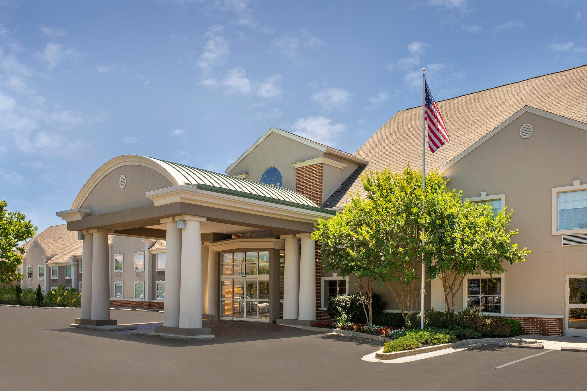 Holiday Inn Express & Suites Annapolis Photo