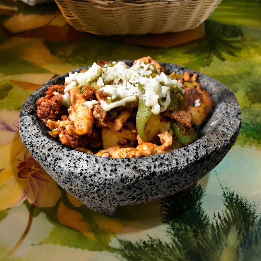 Molcajete Caliente