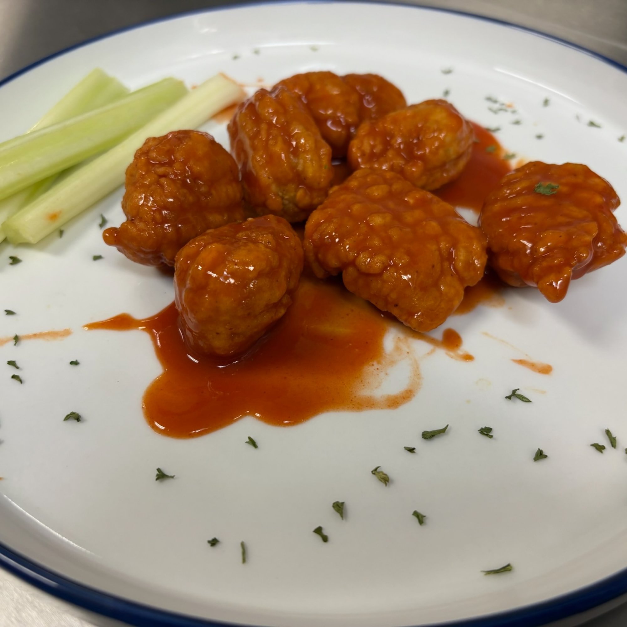 Boneless Wings (16)
