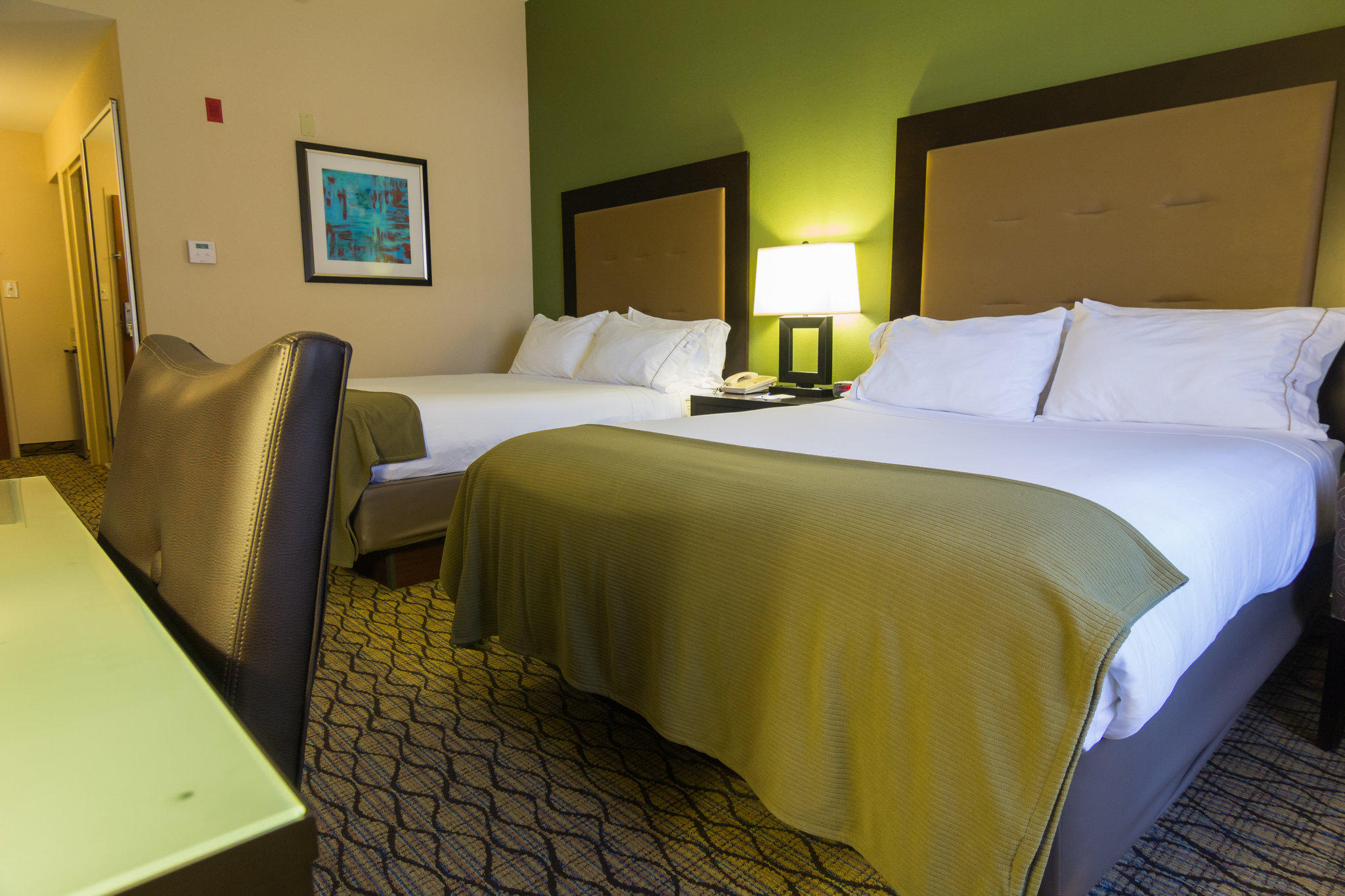 Holiday Inn Express & Suites Winchester Photo