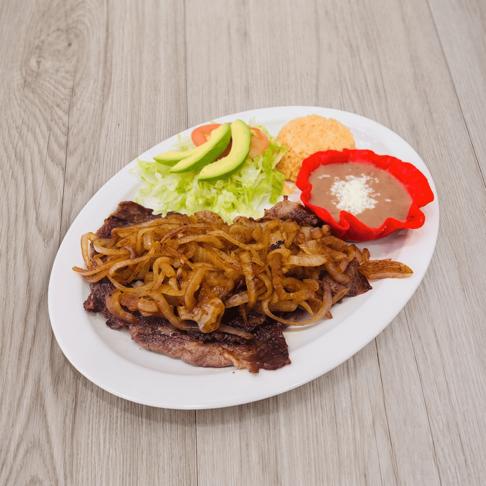 Bistec Encebollado Plate