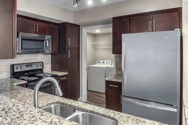Images Camden Grandview Apartments and Townhomes