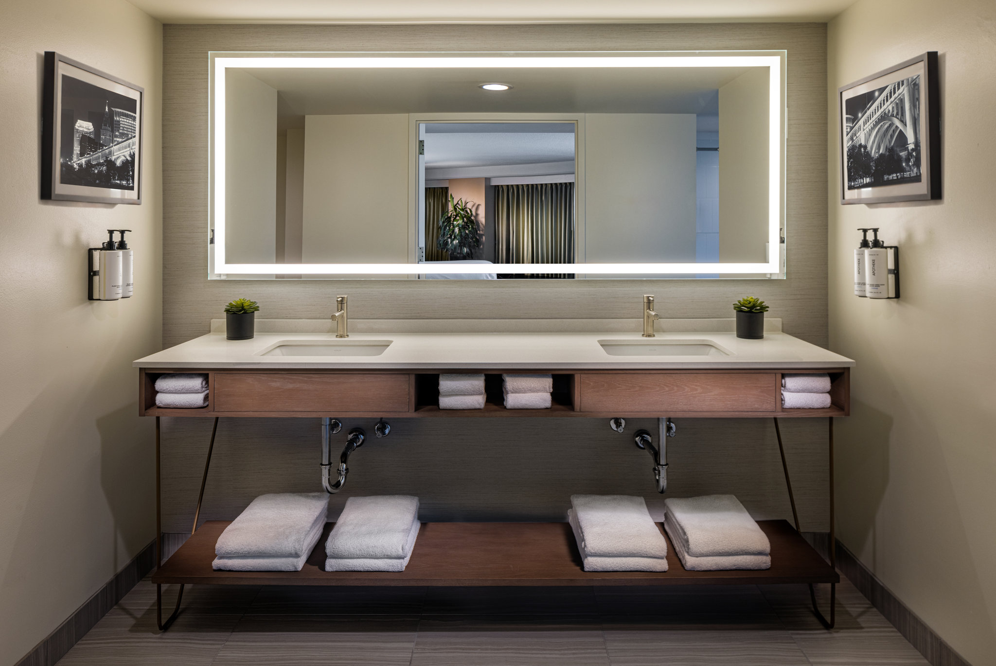 Crowne Plaza Cleveland at Playhouse Square by IHG Image