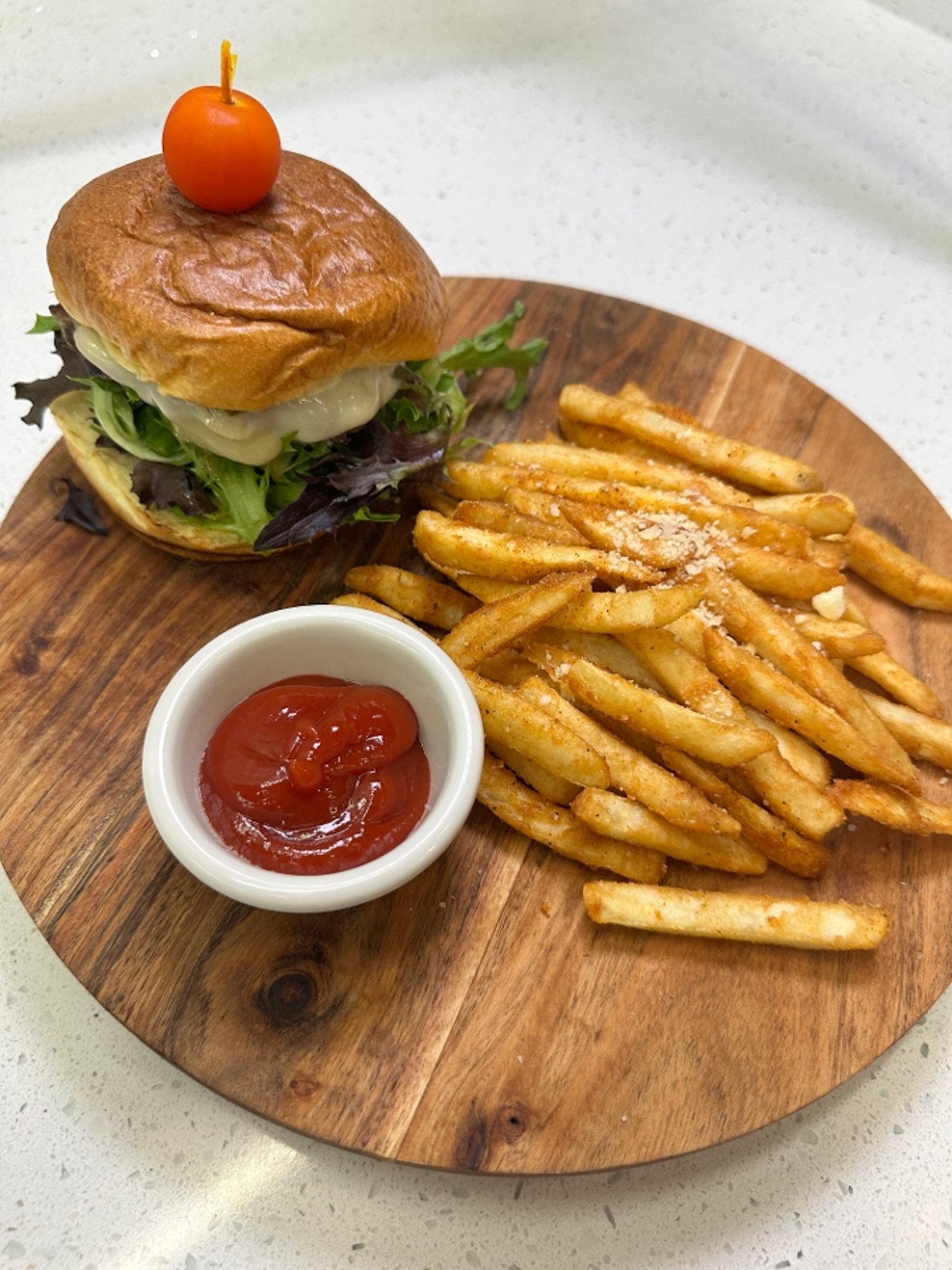 Anatolia Cheeseburger