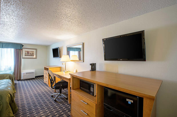 Images Quality Inn & Suites