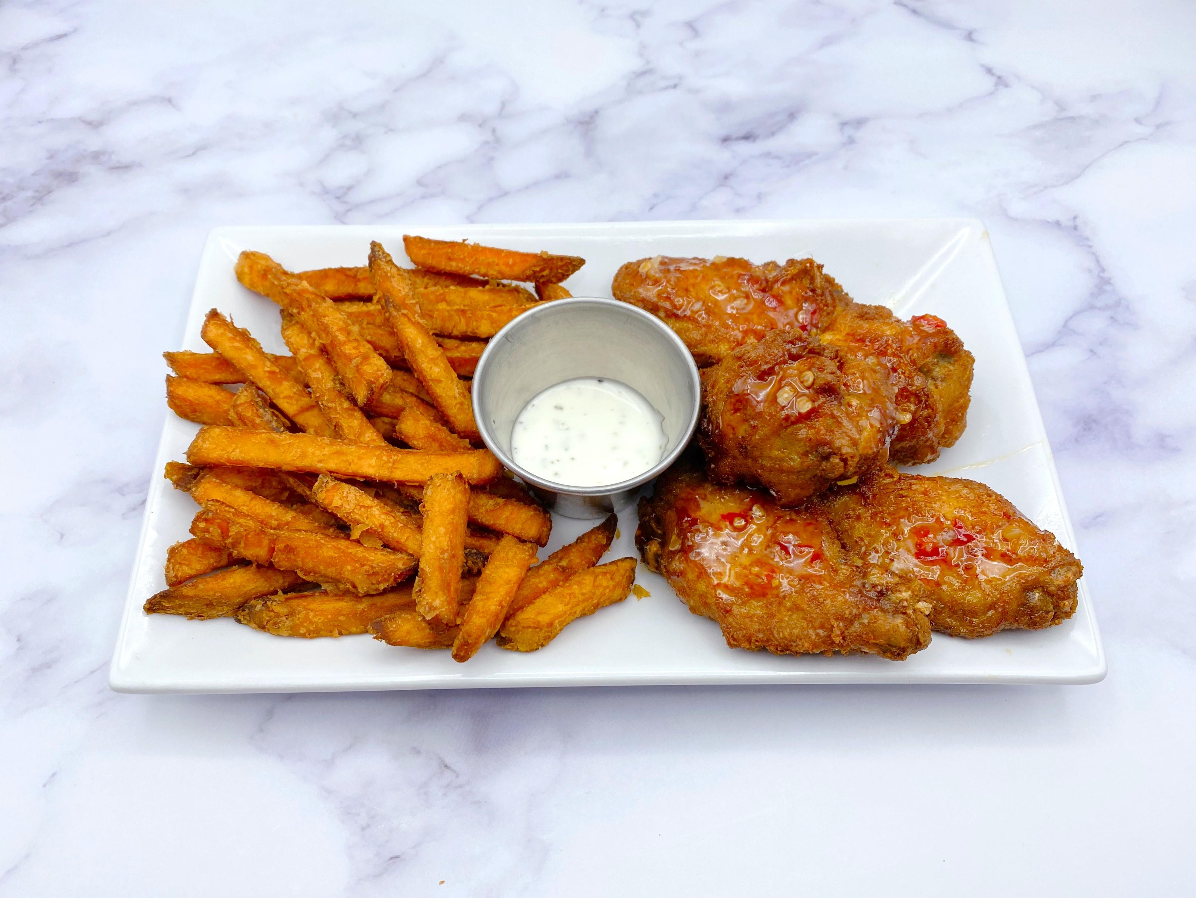 Honey BBQ Wings (5 Pcs) & Sweet Potato Fries