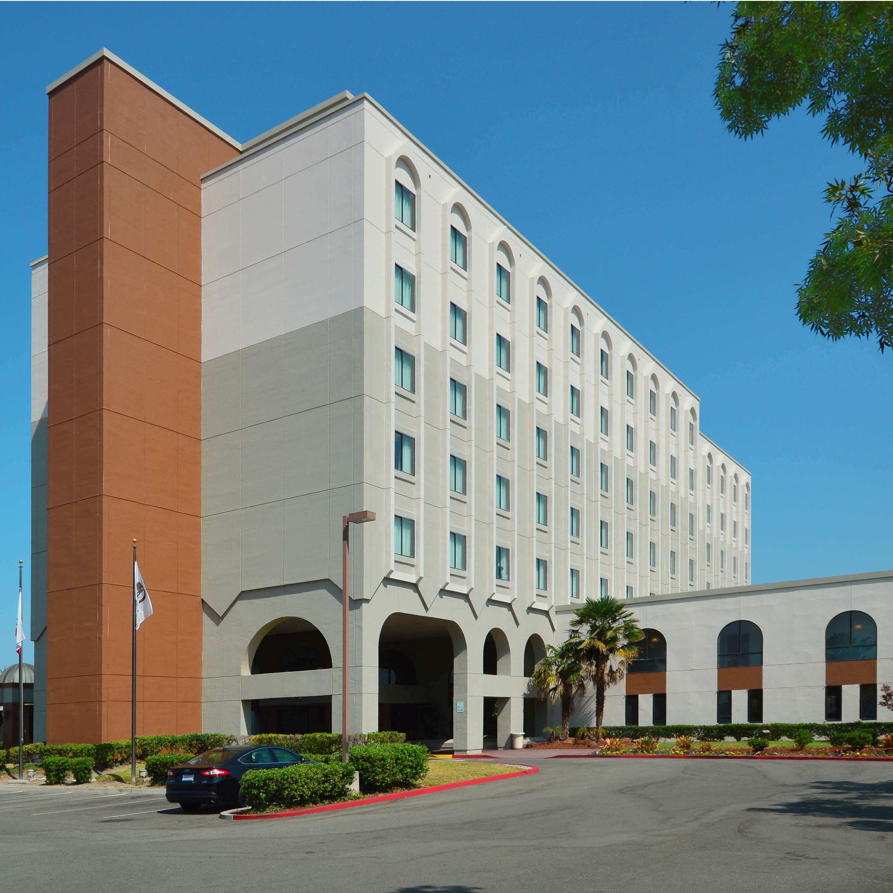 DoubleTree by Hilton Newark Fremont Photo